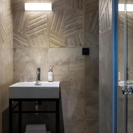 Grand Leveque 3* פריז