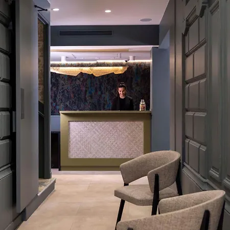 מלון Grand Leveque 3*