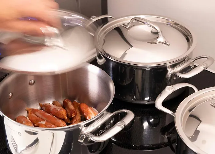 里维克大酒店 3*