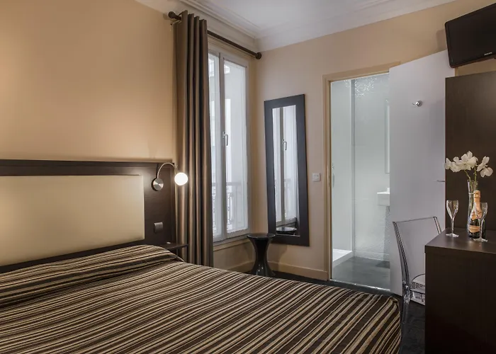 里维克大酒店 酒店