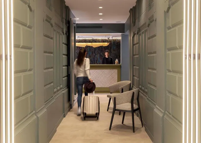 Hotel Grand Leveque 3*