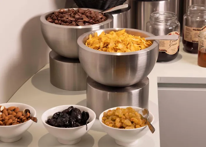 里维克大酒店 3*