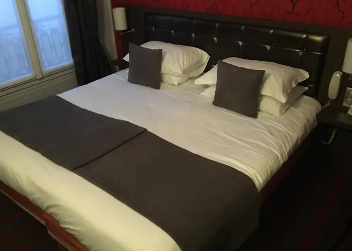 里维克大酒店 3*